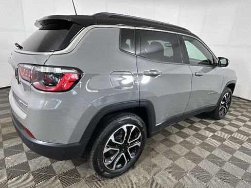 Used 2023 Jeep Compass Limited w/ Sun and Sound Group AWD/4WD image 3