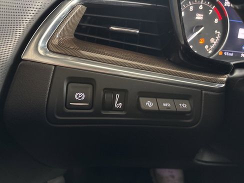 Used 2022 Cadillac XT5 Premium Luxury image 18