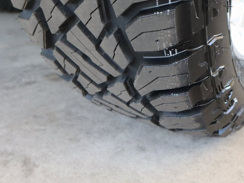 Used 2020 Chevrolet Silverado 2500 LTZ w/ Technology Package image 12