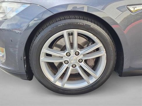 Used 2015 Tesla Model S 70 RWD image 24