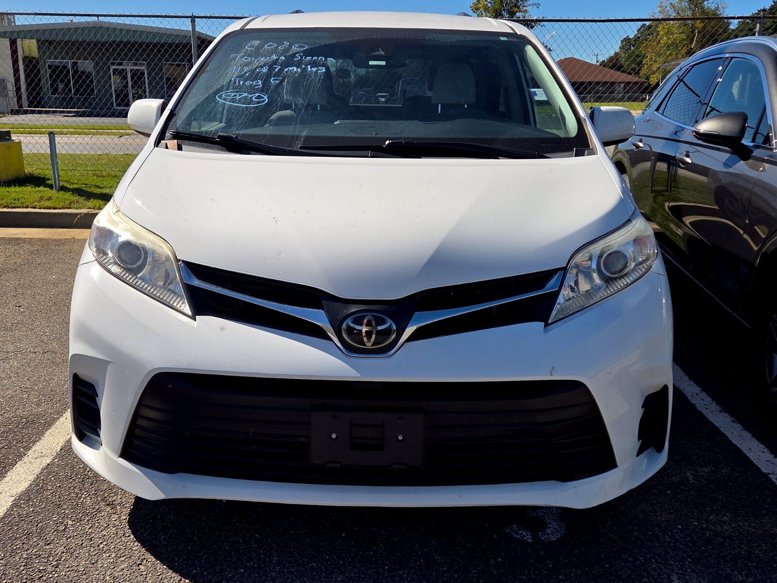 Used 2020 Toyota Sienna LE FWD image 2