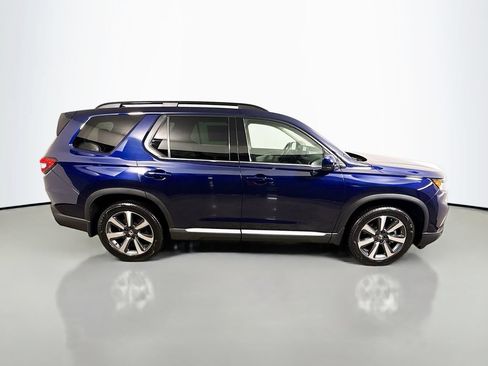 Used 2025 Honda Pilot Touring image 2