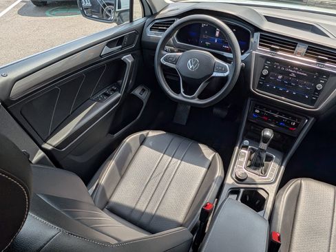 Certified 2022 Volkswagen Tiguan SE AWD/4WD image 9