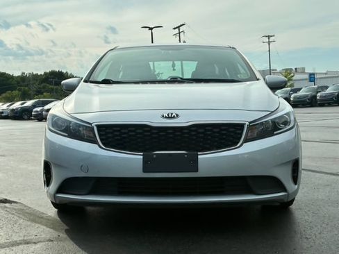 Used 2018 Kia Forte LX FWD image 2
