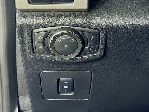 Used 2016 Ford F150 Lariat w/ Equipment Group 502A Luxury image 22