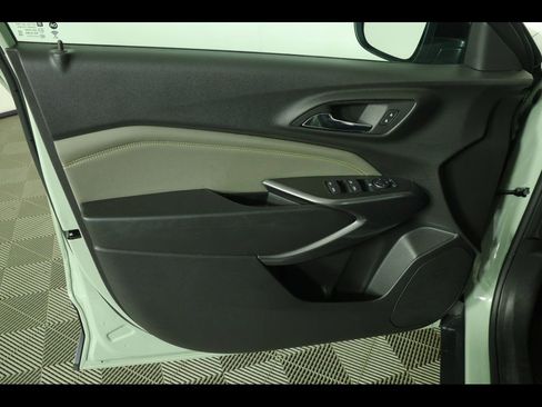 Certified 2025 Chevrolet Trax ACTIV w/ Driver Confidence Package FWD image 21