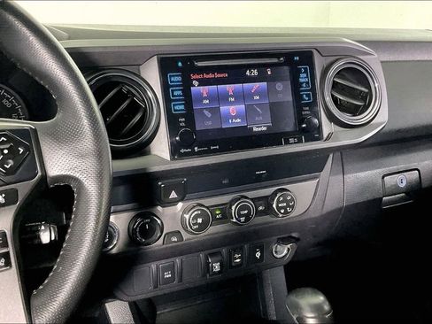 Used 2019 Toyota Tacoma SR image 9