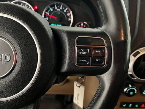 Used 2011 Jeep Wrangler Unlimited Rubicon w/ Dual Top Group image 22