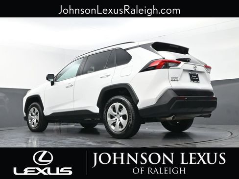 Used 2020 Toyota RAV4 LE FWD image 17