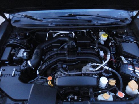 Used 2017 Subaru Impreza 2.0i Premium image 18