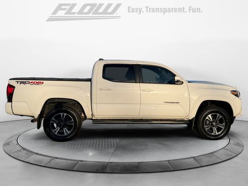 Used 2019 Toyota Tacoma TRD Sport image 9