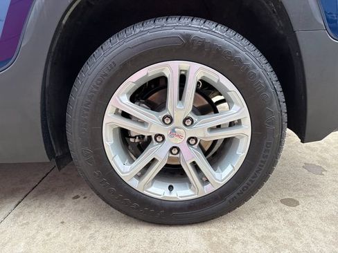 Used 2022 GMC Terrain SLE w/ Driver Convenience Package FWD image 25