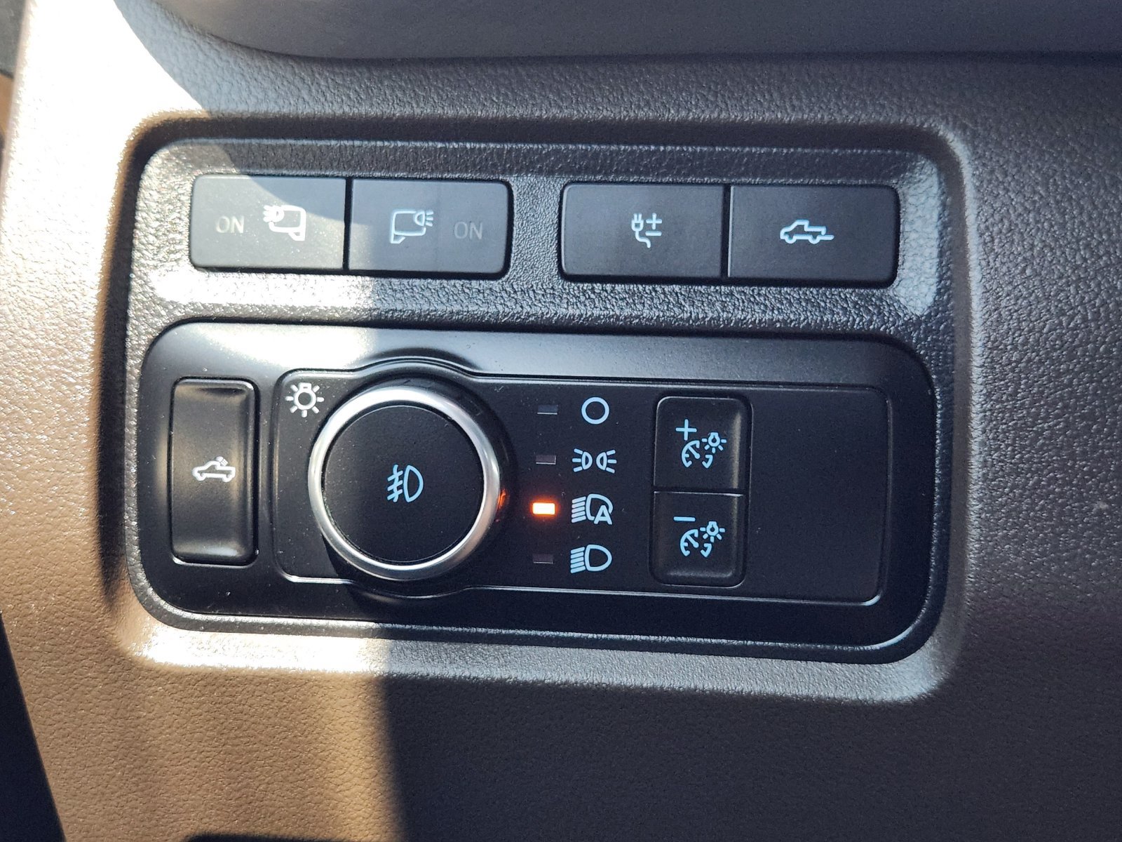 Used 2024 Ford F250 King Ranch w/ Chrome Package AWD/4WD image 27