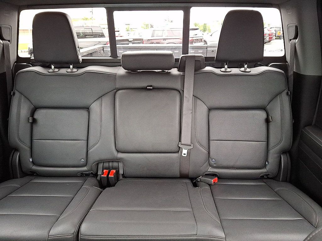 Used 2024 GMC Sierra 1500 SLT w/ SLT Convenience Package AWD/4WD image 13