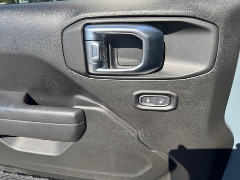Used 2025 Jeep Wrangler Unlimited Sport AWD/4WD image 30