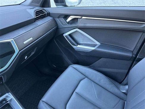 Certified 2025 Audi Q3 2.0T Premium w/ Convenience Package image 35