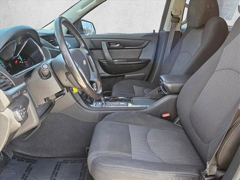 Used 2017 Chevrolet Traverse LT w/ Style and Technology Package AWD/4WD image 16