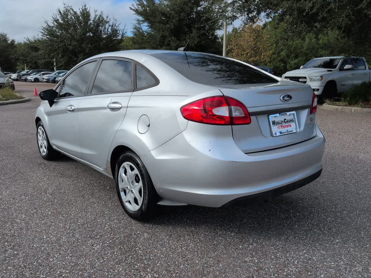 Used 2013 Ford Fiesta S FWD image 4