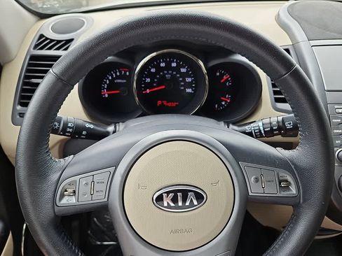 Used 2010 Kia Soul ! FWD image 18