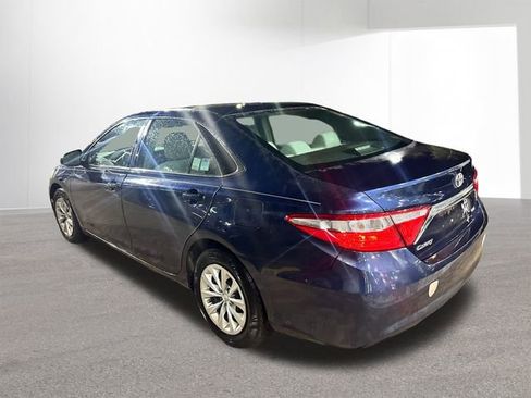 Used 2015 Toyota Camry LE image 4