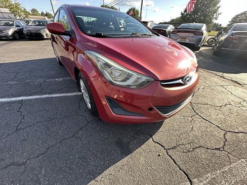 Used 2016 Hyundai Elantra SE image 10