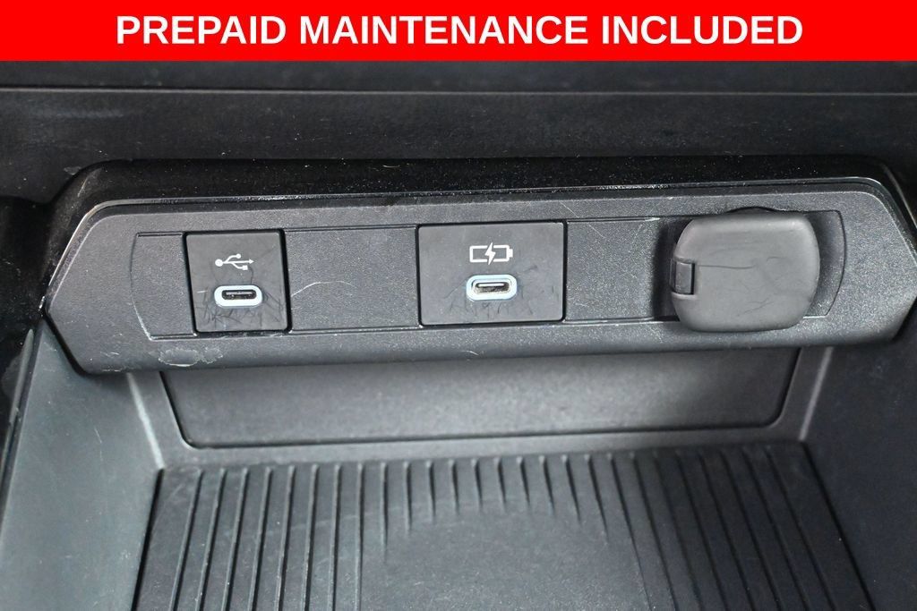 Certified 2025 Toyota Prius LE FWD image 21