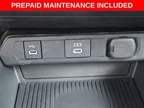 Certified 2025 Toyota Prius LE FWD image 21