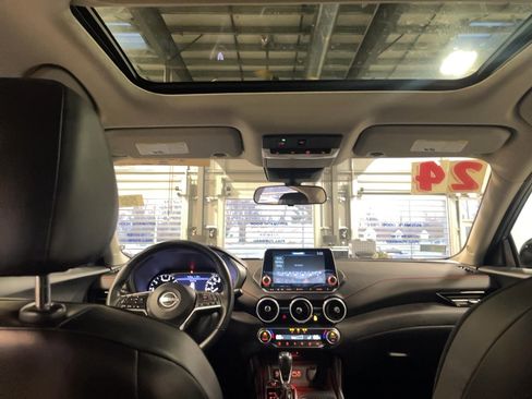 Used 2024 Nissan Sentra SR w/ SR Premium Package image 6