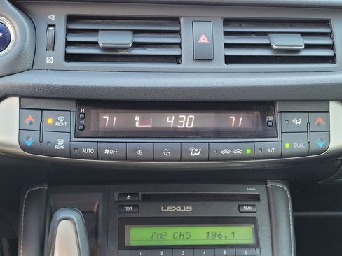 Used 2017 Lexus CT 200h image 18