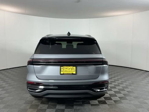 Used 2025 Lincoln Nautilus Reserve AWD/4WD image 6