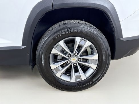 Used 2025 Chevrolet Equinox LT FWD image 34