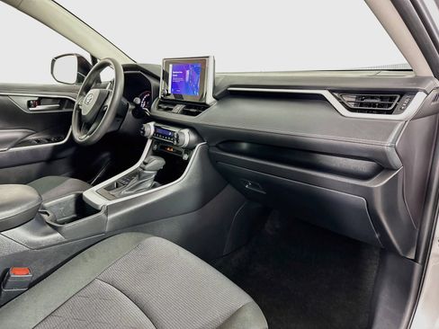 Certified 2025 Toyota RAV4 XLE AWD/4WD image 28