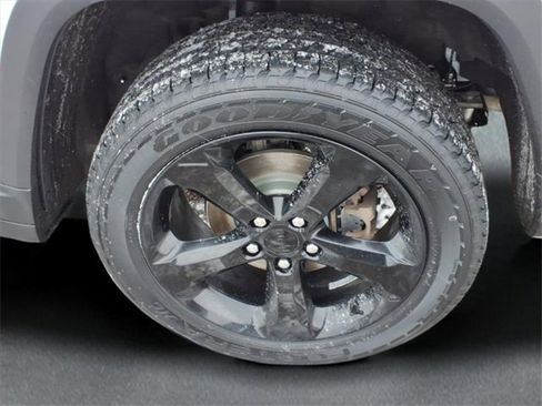 Used 2022 Jeep Grand Cherokee Altitude image 7