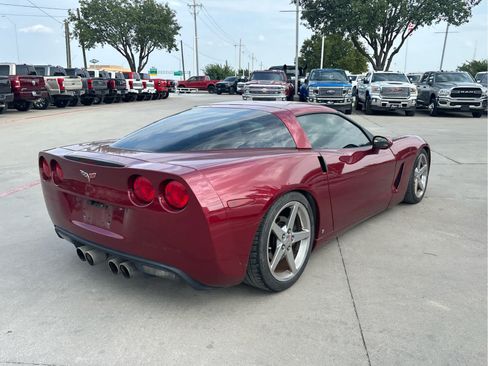 Used 2007 Chevrolet Corvette Coupe w/ Preferred Equipment Group RWD image 3