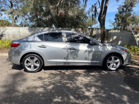 Used 2013 Acura ILX w/ Technology Package image 5