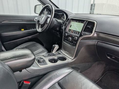 Used 2018 Jeep Grand Cherokee Limited image 32