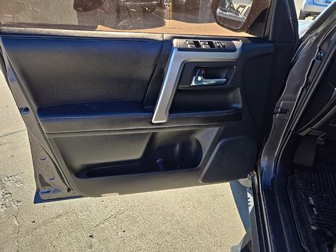 Used 2017 Toyota 4Runner SR5 image 14