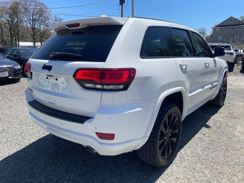 Used 2019 Jeep Grand Cherokee Altitude AWD/4WD image 5