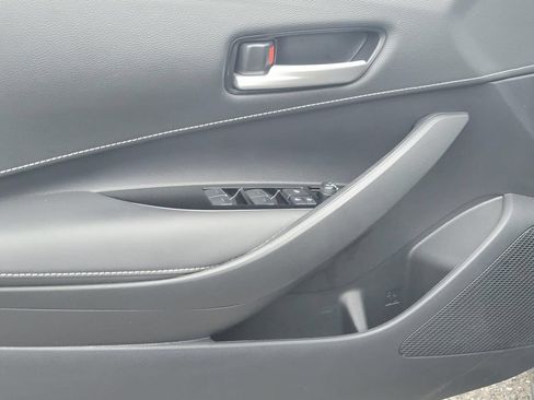 Used 2022 Toyota Corolla SE w/ SE Preferred Package FWD image 12