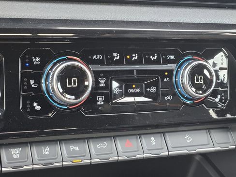 New 2026 GMC Sierra 2500 AT4 AWD/4WD image 31