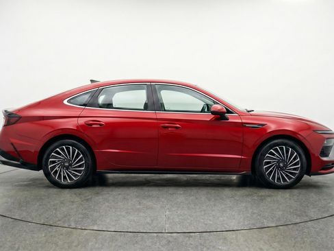 Used 2025 Hyundai Sonata SEL FWD image 9
