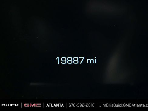 Certified 2026 GMC Sierra 1500 AT4 w/ Technology Package AWD/4WD image 9