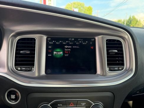 Used 2019 Dodge Charger SXT AWD/4WD image 21