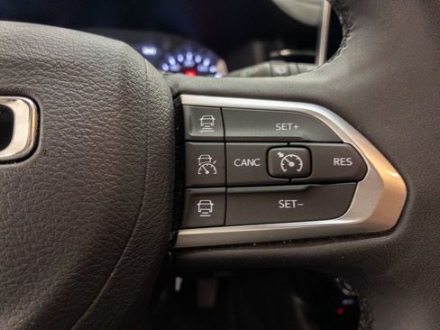 Used 2025 Jeep Compass Limited AWD/4WD image 23