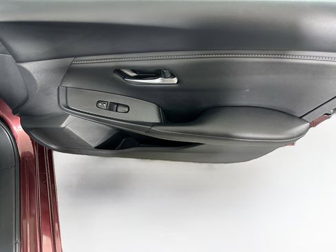 Used 2025 Nissan Sentra SV image 29