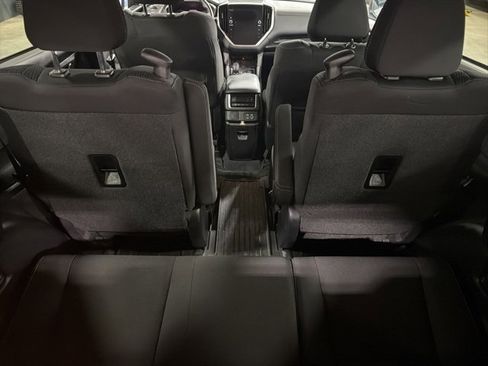 Used 2023 Subaru Ascent Premium w/ Convenience Package image 11