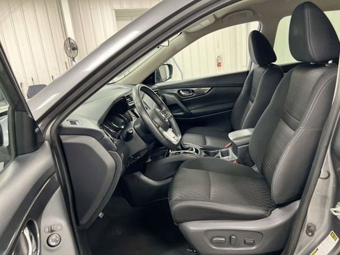 Used 2020 Nissan Rogue SV AWD/4WD image 19