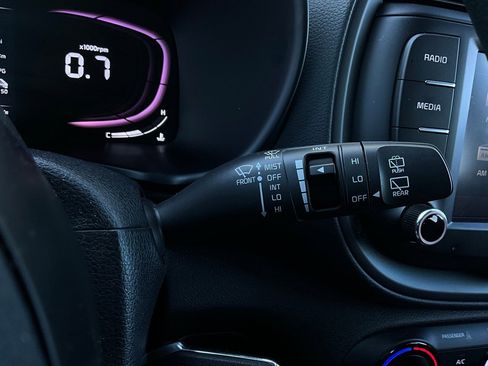 Used 2024 Kia Soul LX image 33