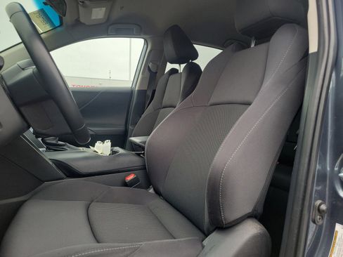 Used 2024 Toyota Venza LE AWD/4WD image 17