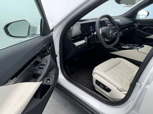 Certified 2024 BMW 530i w/ Premium Package RWD image 21